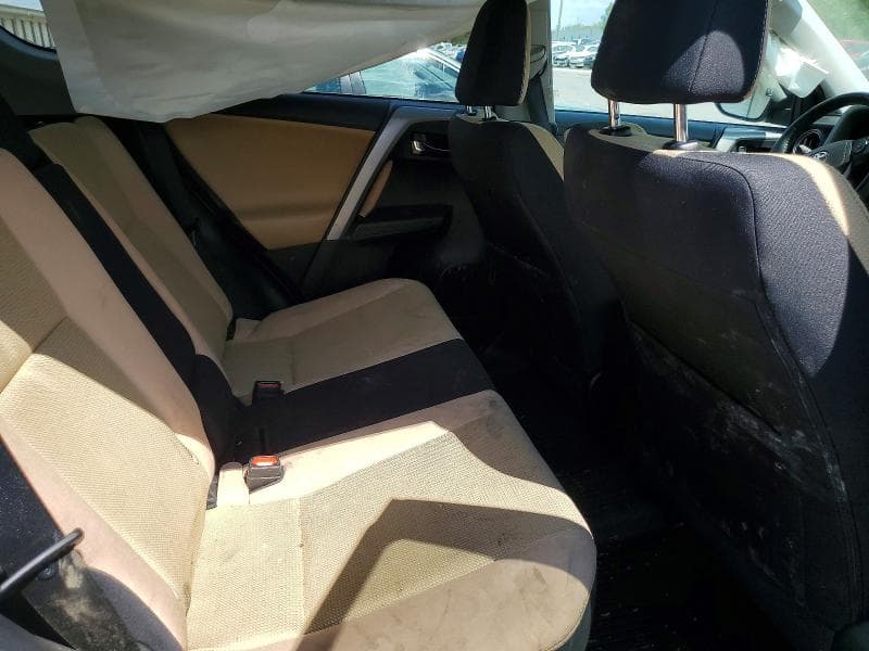 2017 TOYOTA RAV4 XLE 11