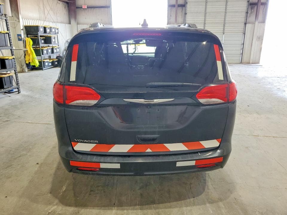 2021 CHRYSLER VOYAGER LXI 6