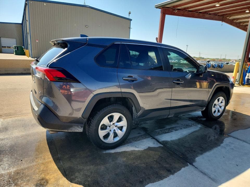 2023 TOYOTA RAV4 LE 3