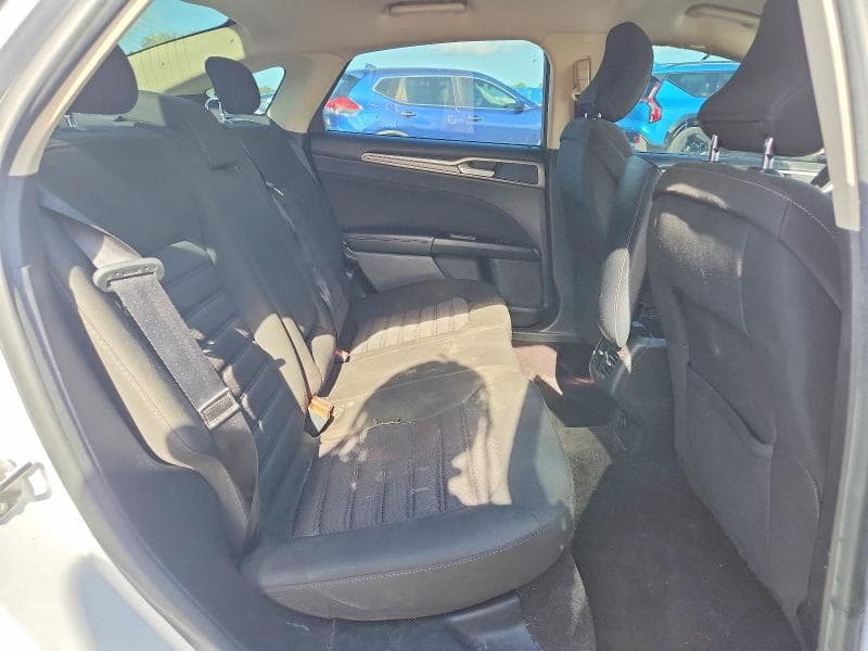 2017 FORD FUSION SE 10