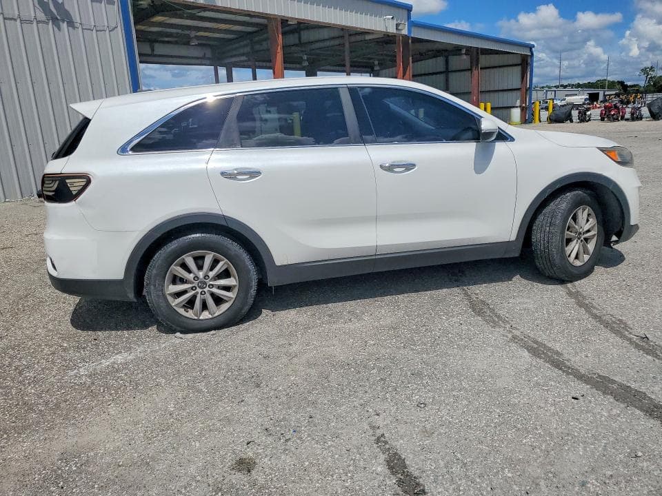 2019 KIA SORENTO LX V6 3