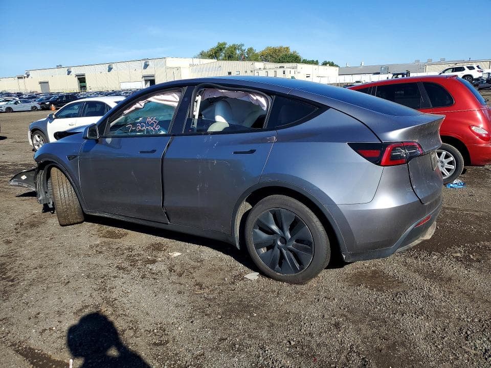 2025 TESLA MODEL Y 2
