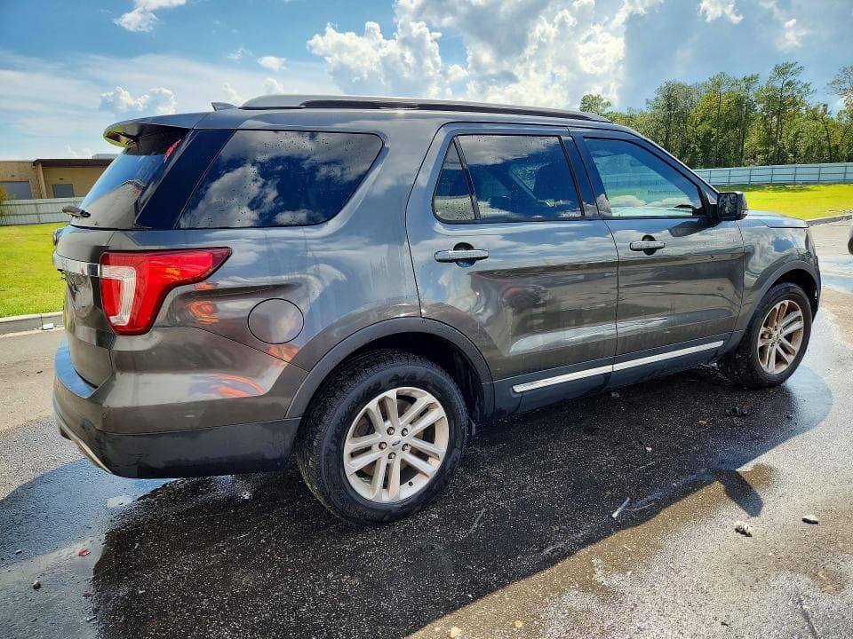 2017 FORD EXPLORER XLT 3