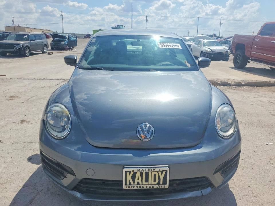 2018 VOLKSWAGEN BEETLE S 5