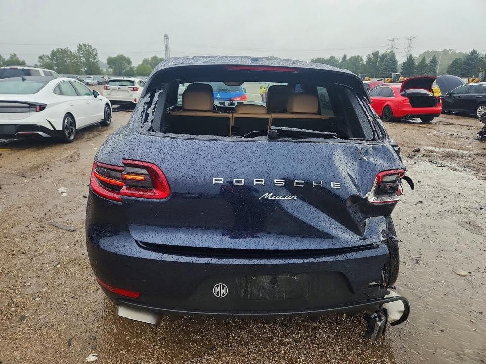 2018 PORSCHE MACAN 6