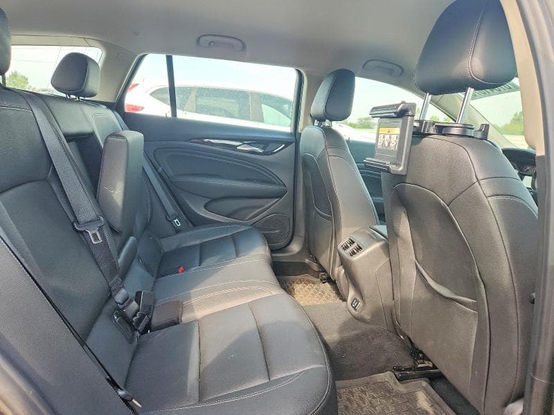 2018 BUICK REGAL TOURX ESSENCE 10