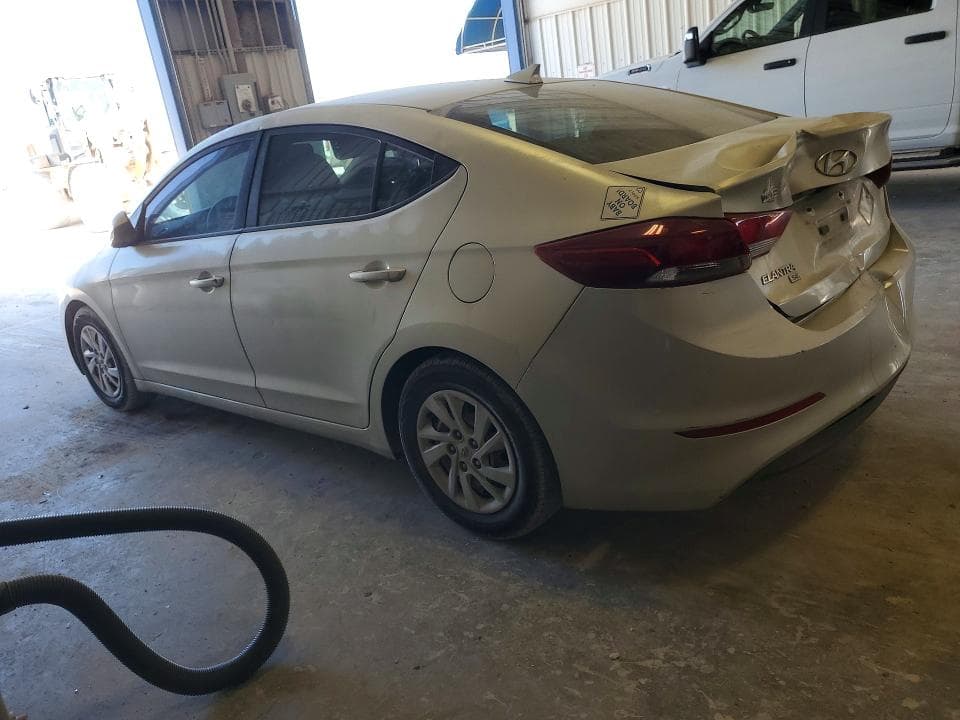 2017 HYUNDAI ELANTRA SE 2