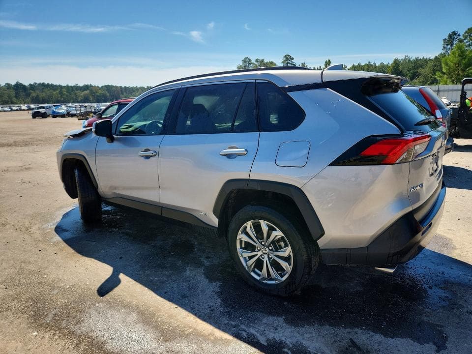 2022 TOYOTA RAV4 XLE PREMIUM 2