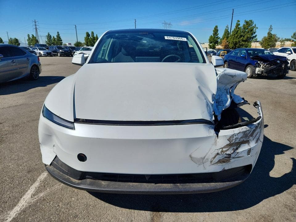 2026 TESLA MODEL Y 5