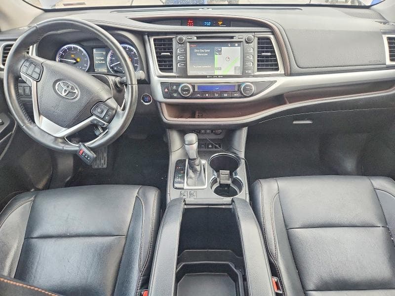 2018 TOYOTA HIGHLANDER XLE 8