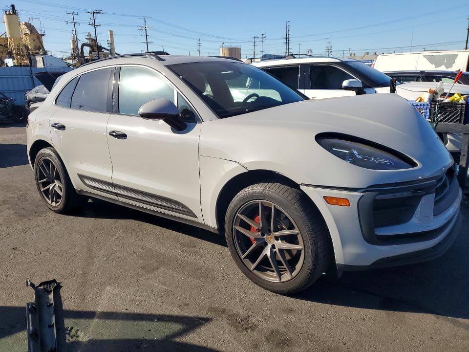 2022 PORSCHE MACAN 4