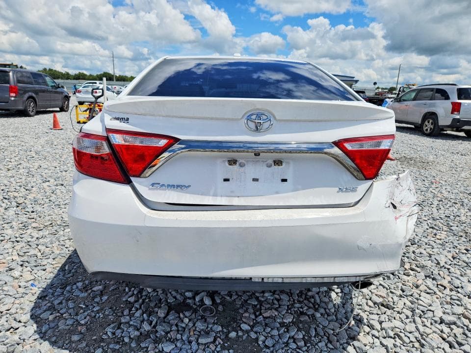 2017 TOYOTA CAMRY XSE 6