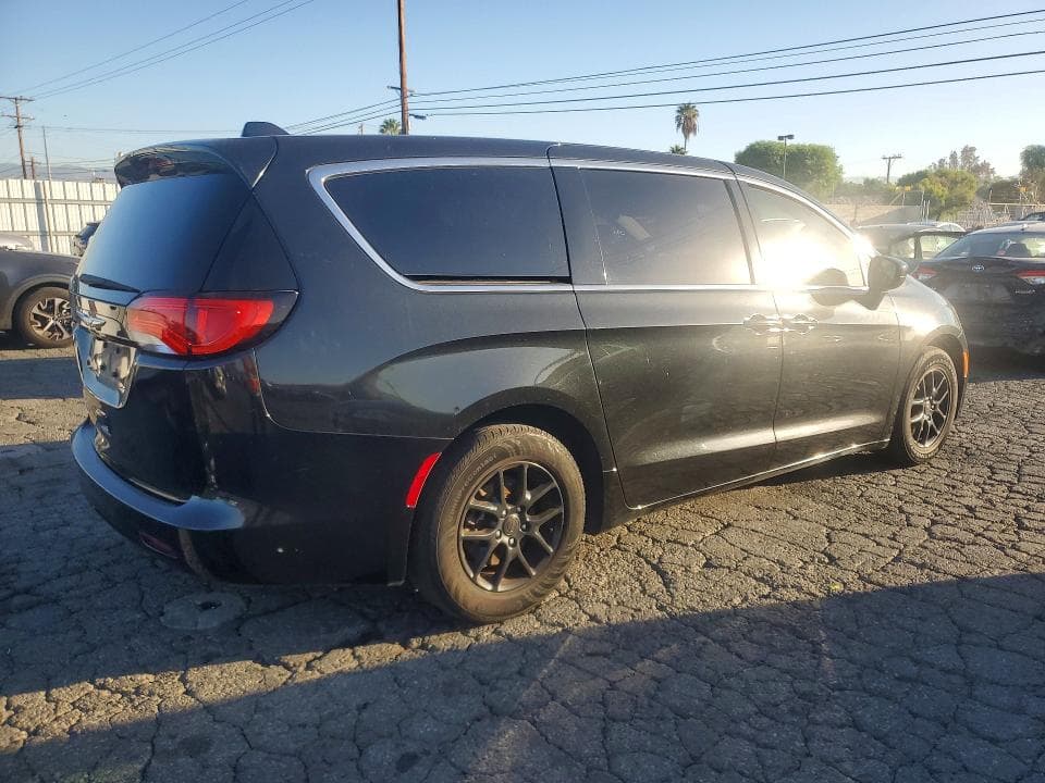 2017 CHRYSLER PACIFICA LX 3