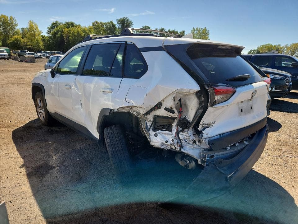 2020 TOYOTA RAV4 XLE 2