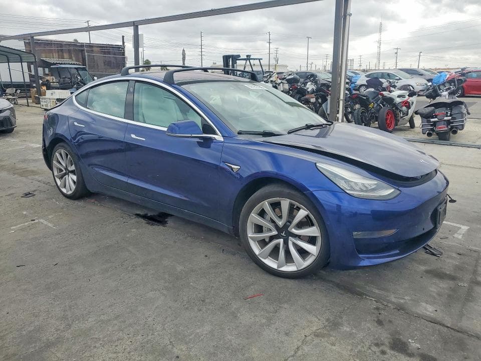 2018 TESLA MODEL 3 4