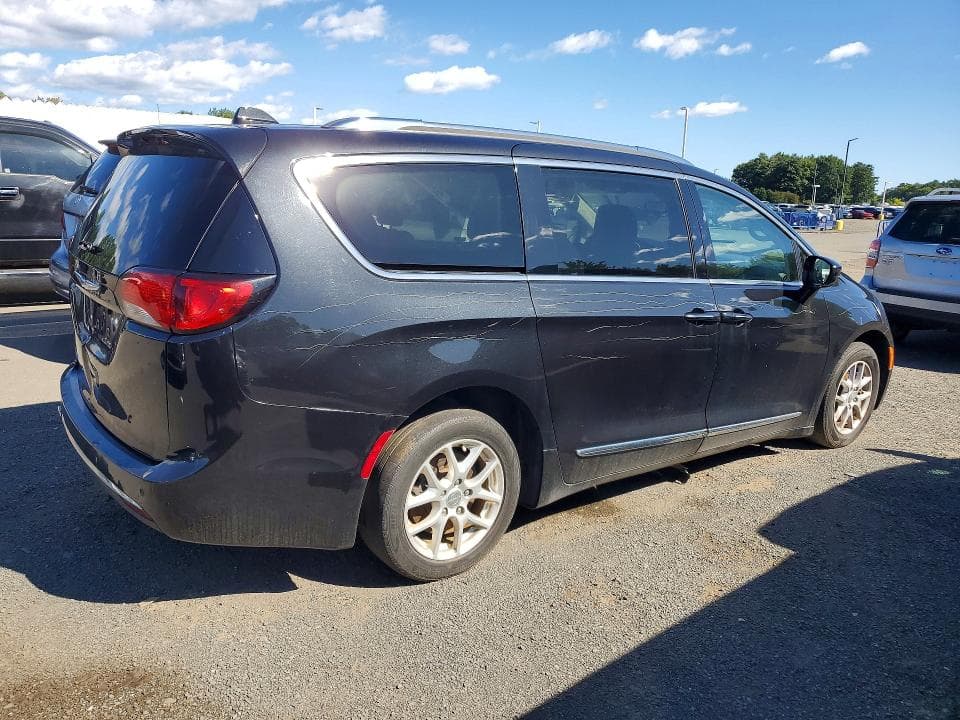 2020 CHRYSLER PACIFICA TOURING L 3
