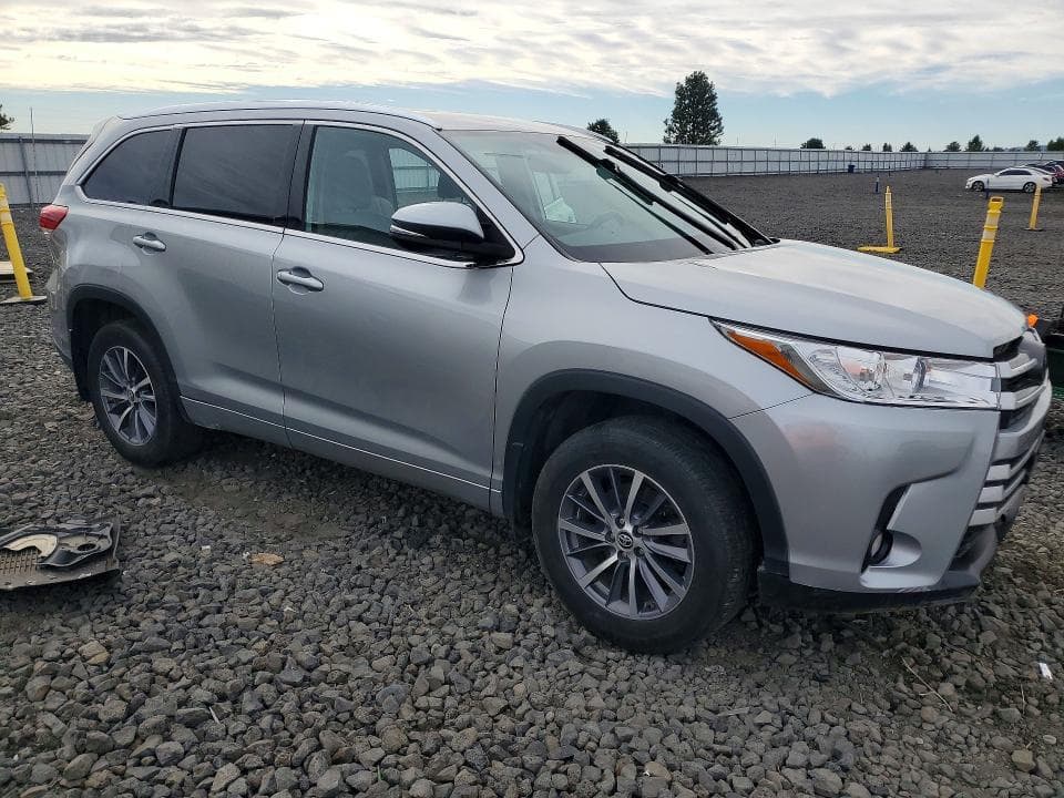 2018 TOYOTA HIGHLANDER XLE 4