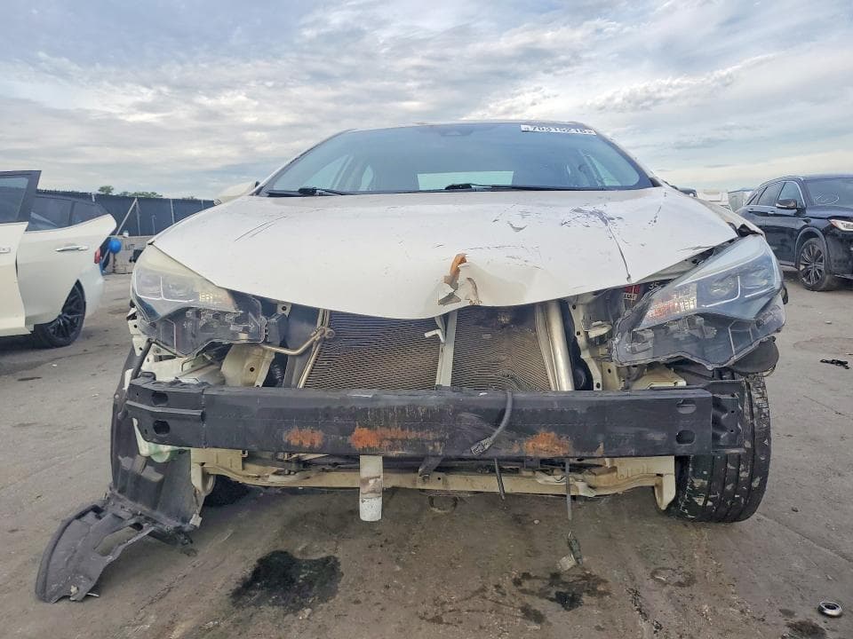 2017 TOYOTA COROLLA 5