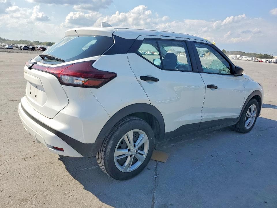 2024 NISSAN KICKS S 3