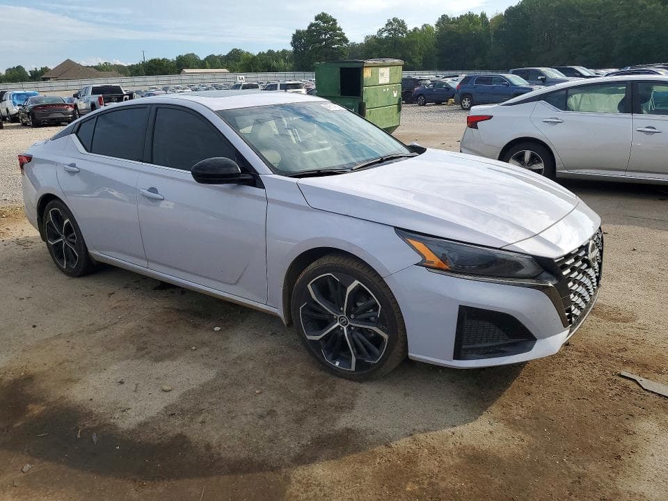 2025 NISSAN ALTIMA SR 4