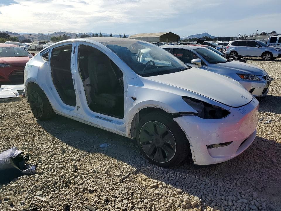 2022 TESLA MODEL Y 4