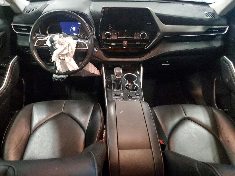 2023 TOYOTA HIGHLANDER XLE 8