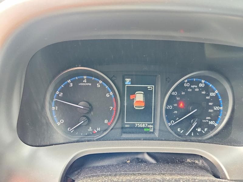 2018 TOYOTA RAV4 XLE 9