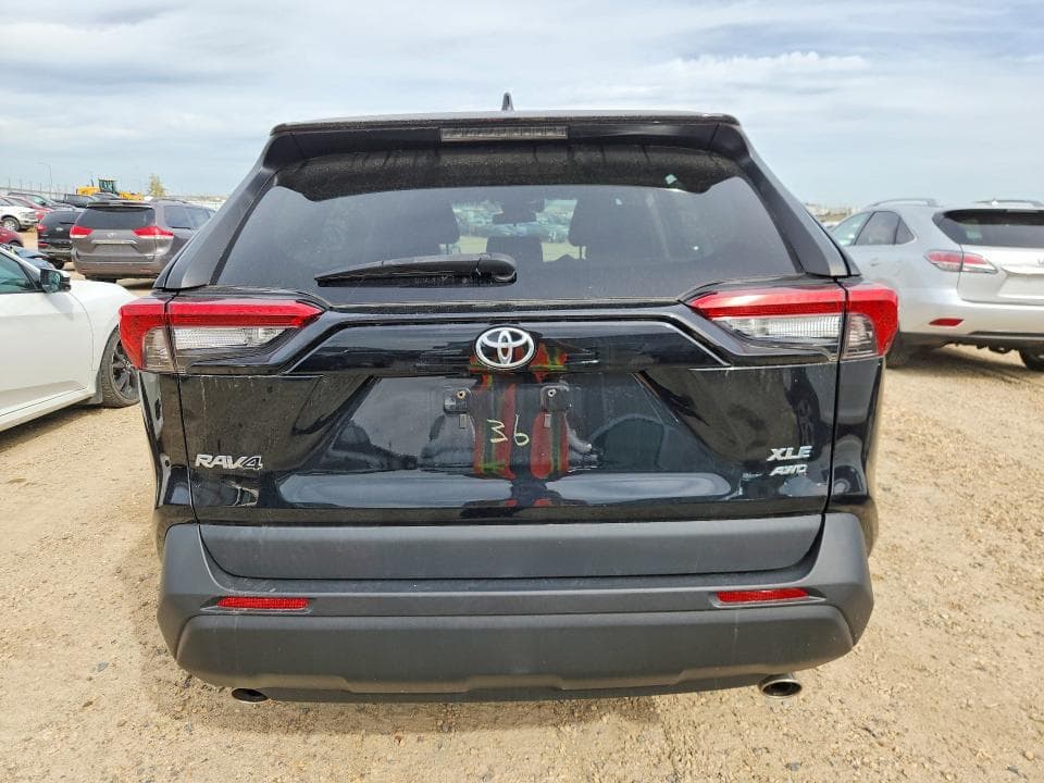 2020 TOYOTA RAV4 XLE 6
