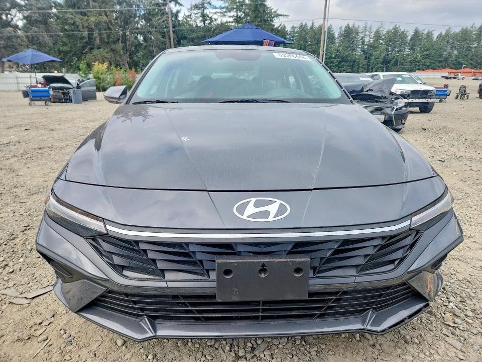 2024 HYUNDAI ELANTRA BLUE 5