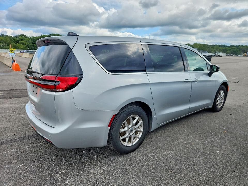 2024 CHRYSLER PACIFICA TOURING L 3