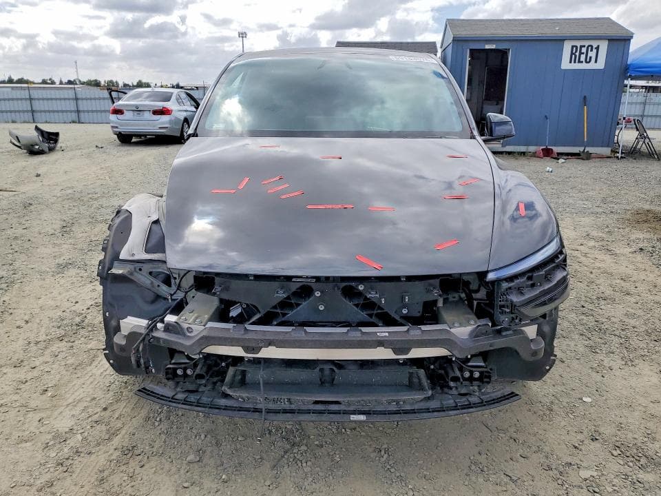 2026 TESLA MODEL Y 5