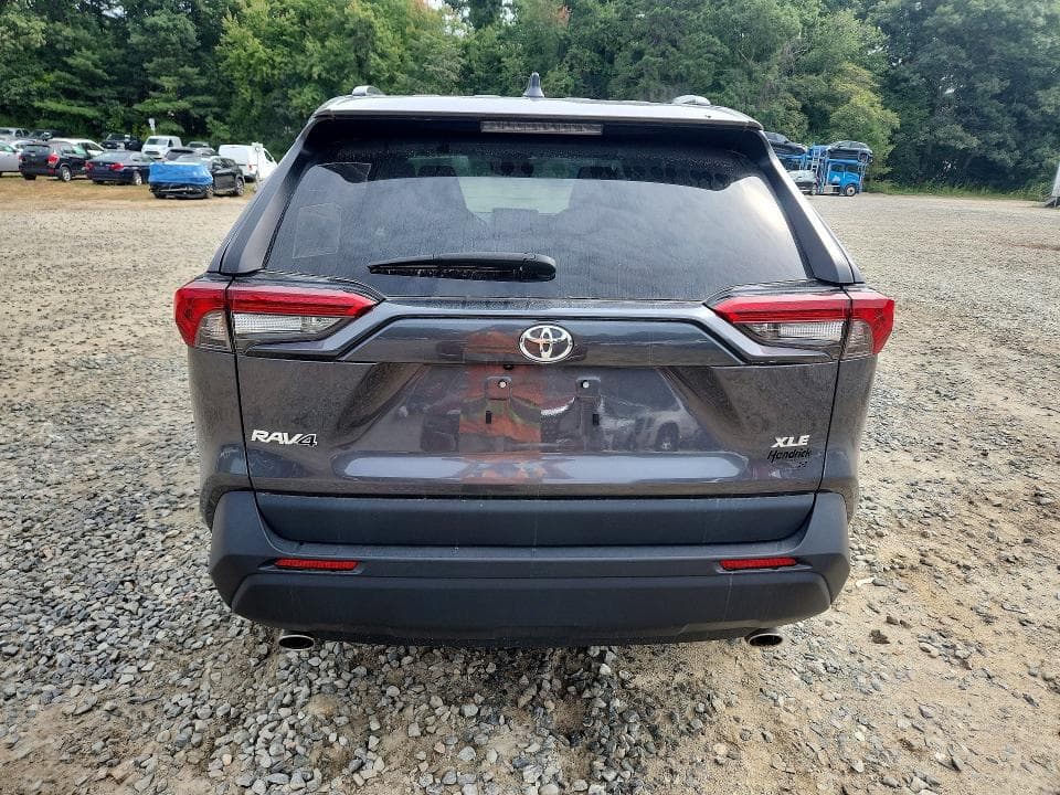 2025 TOYOTA RAV4 XLE 6