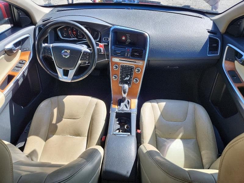 2017 VOLVO XC60 T6 INSCRIPTION 8