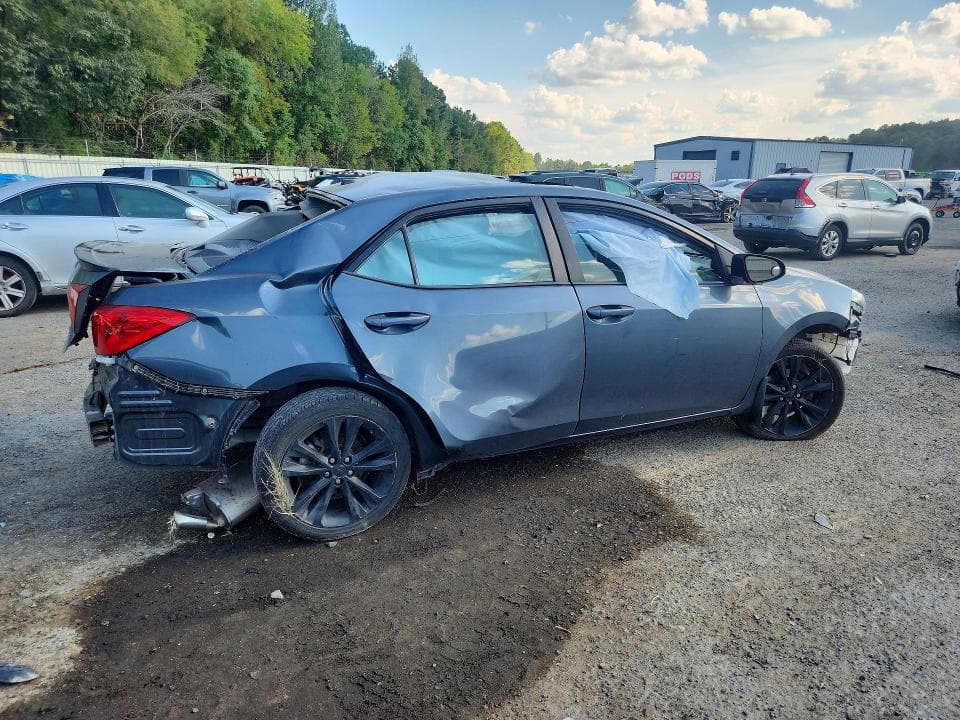 2018 TOYOTA COROLLA XSE 3