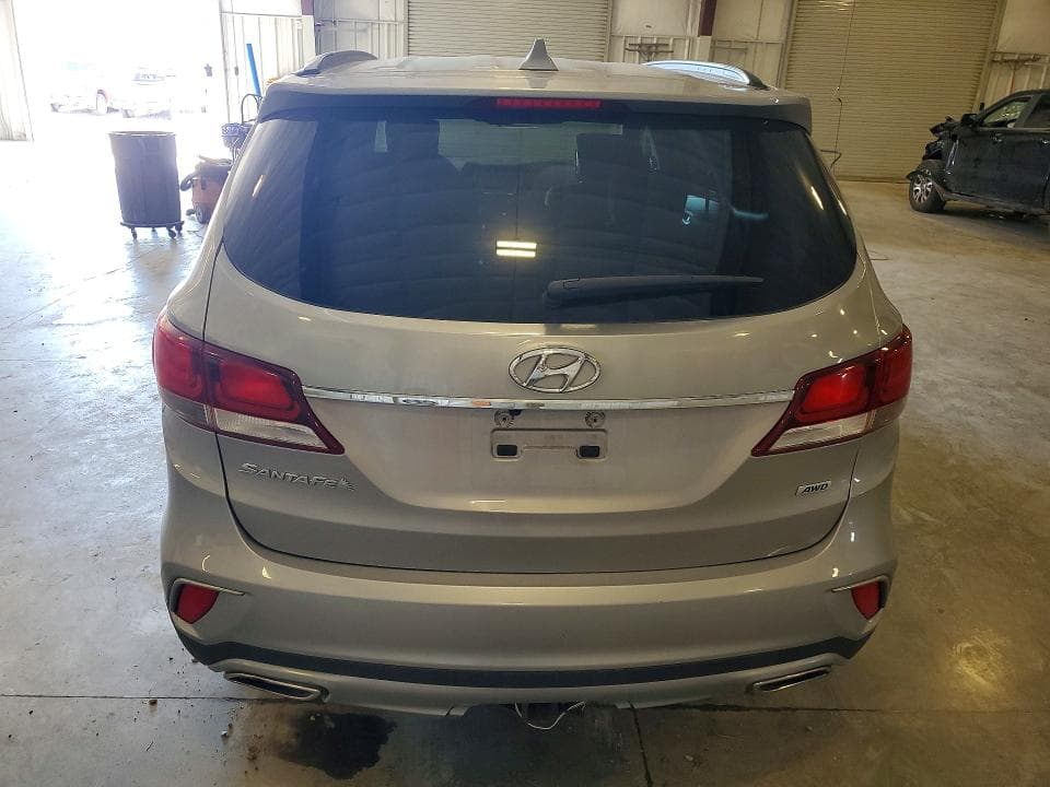 2017 HYUNDAI SANTA FE SE 6