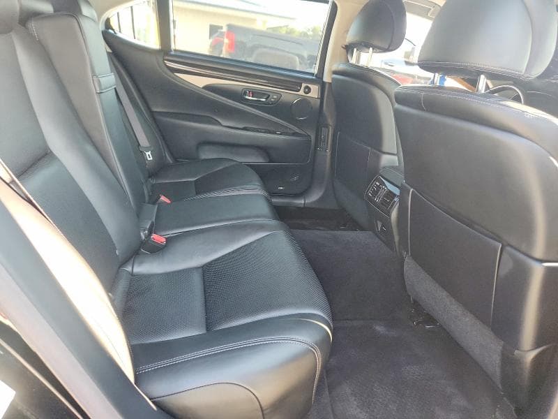2017 LEXUS LS 460L 10