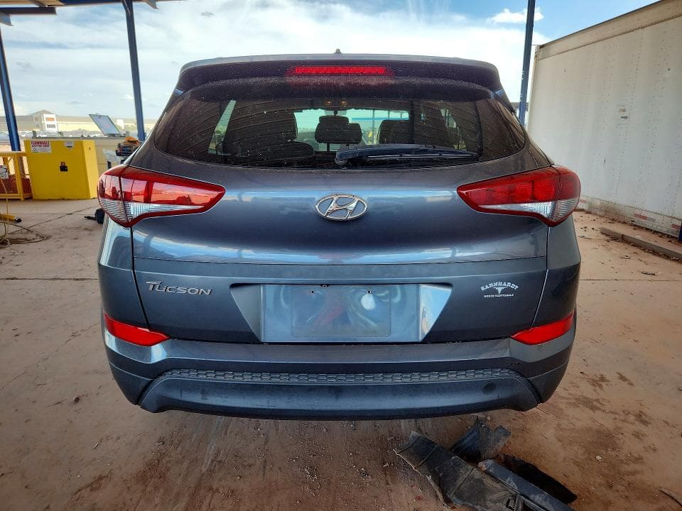 2017 HYUNDAI TUCSON SE 6