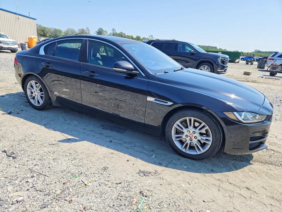 2017 JAGUAR XE PREMIUM 4