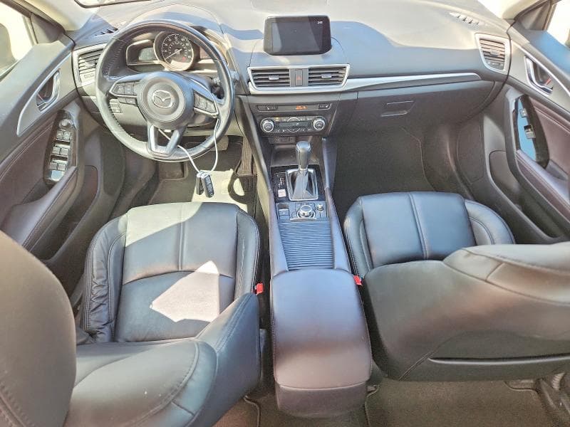 2017 MAZDA 3 TOURING 8