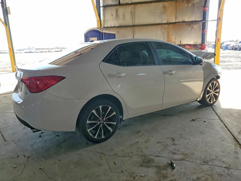 2018 TOYOTA COROLLA SE 3