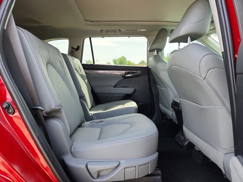 2024 TOYOTA HIGHLANDER PLATINUM 11