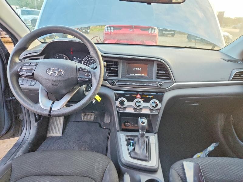2020 HYUNDAI ELANTRA SE 8