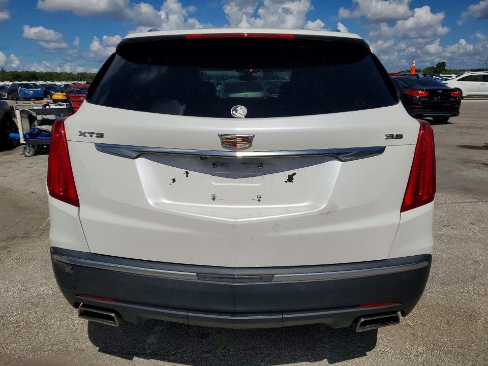 2018 CADILLAC XT5 6