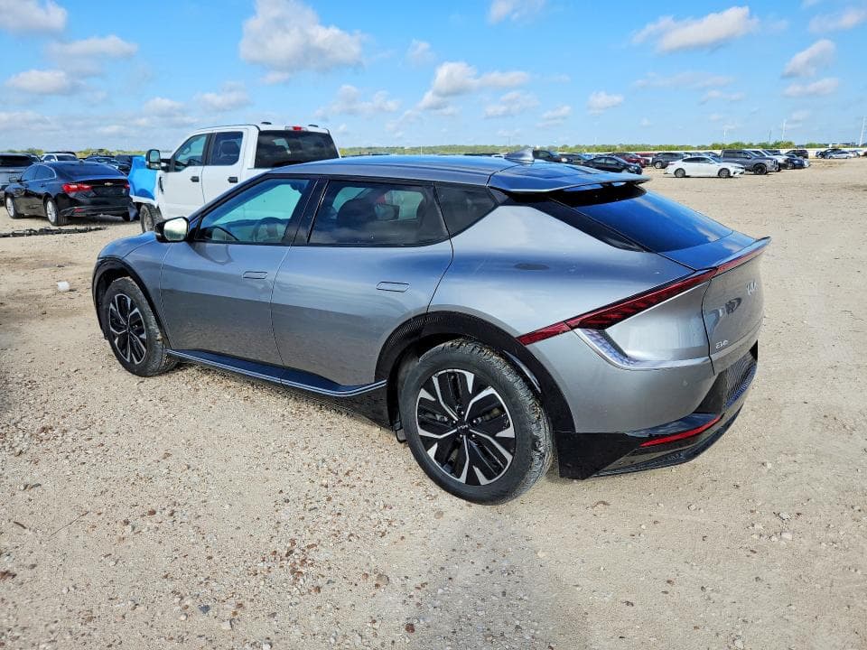 2023 KIA EV6 WIND 2
