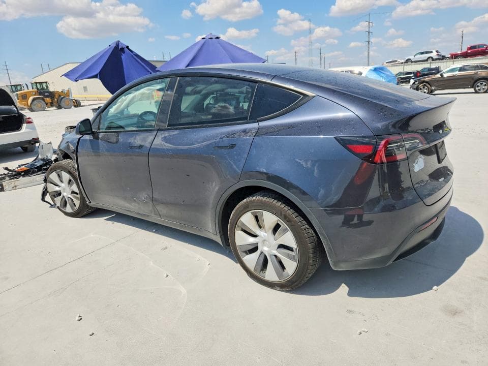 2024 TESLA MODEL Y 2