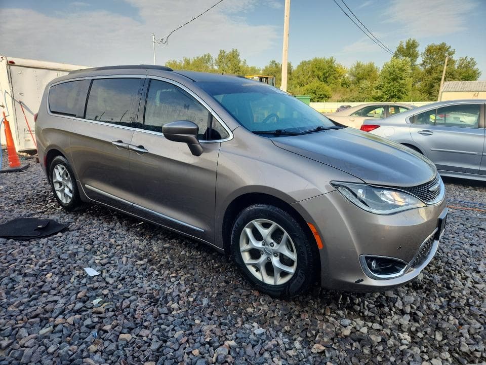 2017 CHRYSLER PACIFICA TOURING L 4
