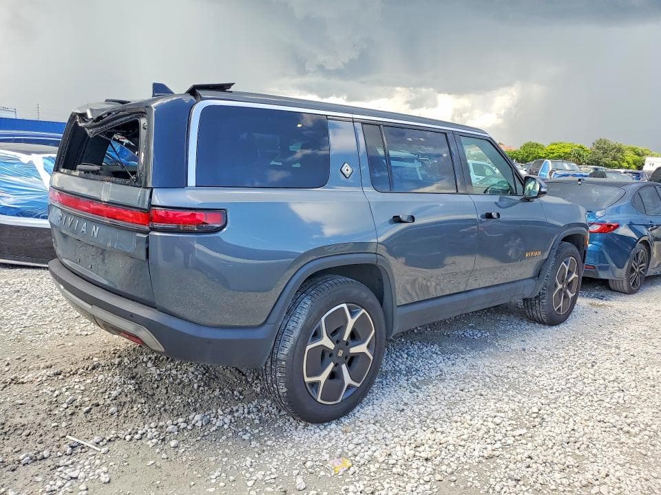 2024 RIVIAN R1S ADVENTURE 3