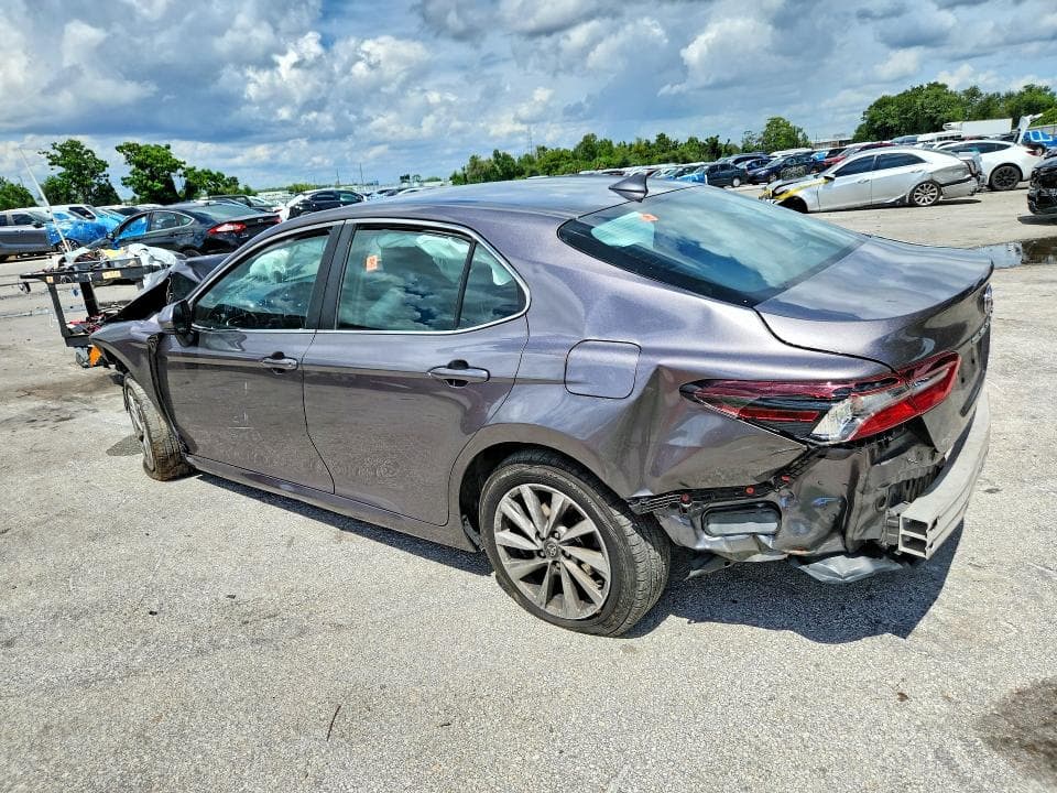 2022 TOYOTA CAMRY LE 2