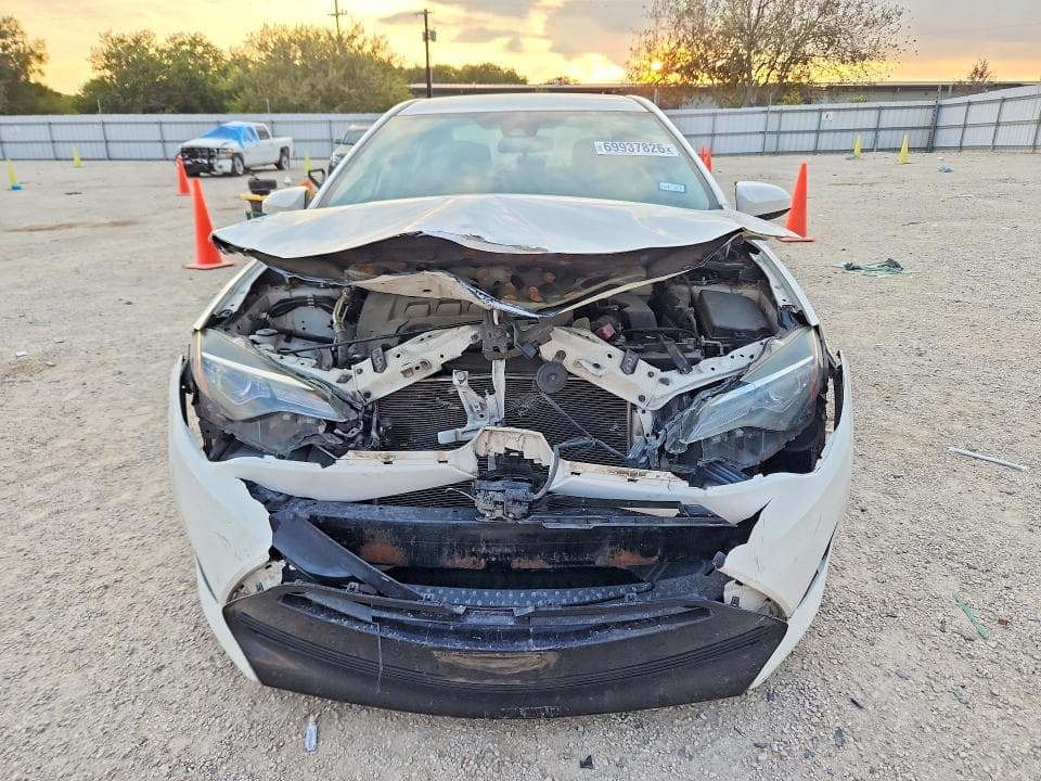 2017 TOYOTA COROLLA LE 5