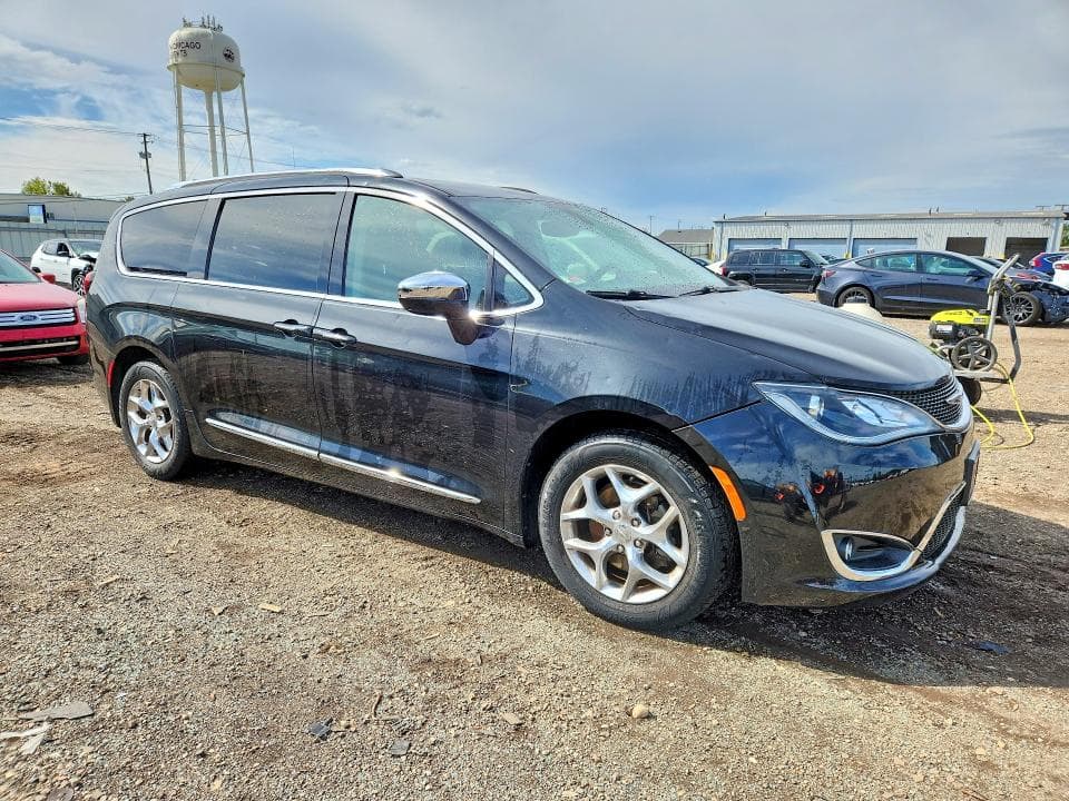 2018 CHRYSLER PACIFICA LIMITED 4